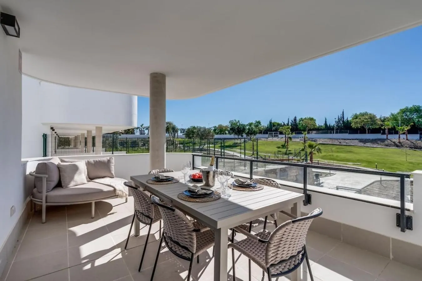 Aranya - Stylish 2Br Apt. With Pool View Estepona