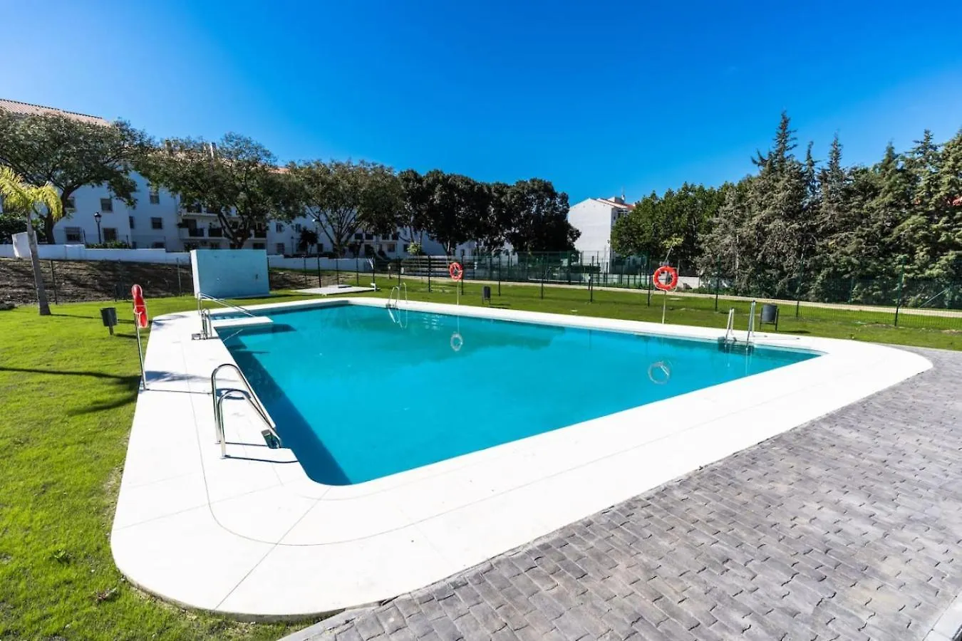 Aranya - Stylish 2Br Apt. With Pool View Estepona Apartamento