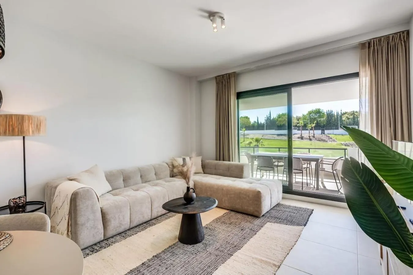 Aranya - Stylish 2Br Apt. With Pool View Estepona Apartamento